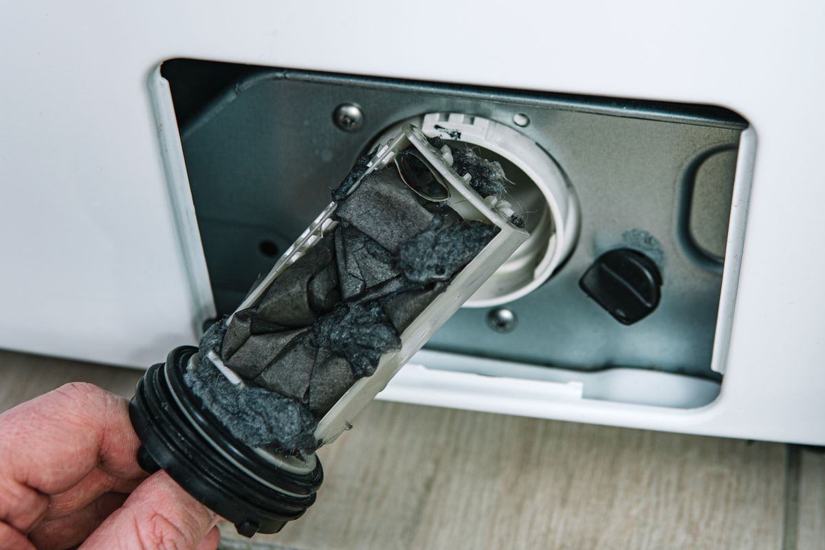 علت بوی بد ماشین لباسشویی (عدم تمیز کردن فیلتر)